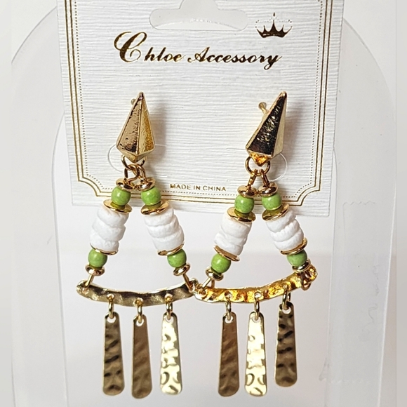 Chloe Accessory Tribal Boho Earrings Gold Tone Dangle White Green Beaded New - Picture 1 of 2